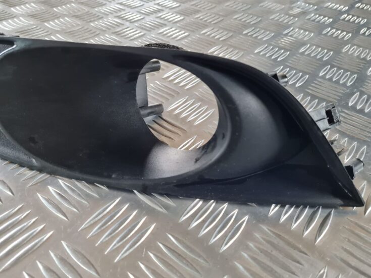 Miglas luktura reste, pa labi priekš TOYOTA AURIS 2007