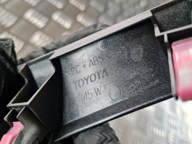 Mērinstrumentu paneļa dekoratīvā uzlika priekš TOYOTA AURIS 2007
