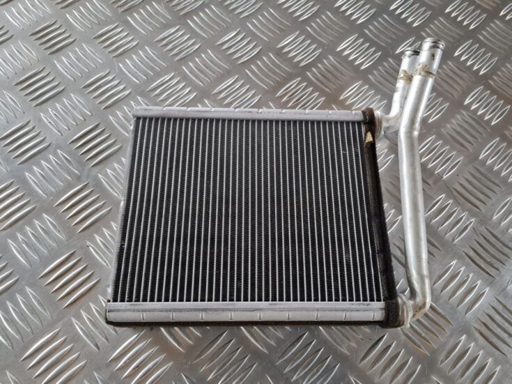 Apsildes sistēmas radiators priekš TOYOTA AURIS 2007