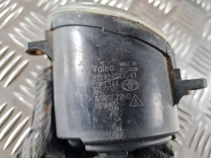 Miglas lukturis priekšā labajā pusē priekš TOYOTA AURIS 2007