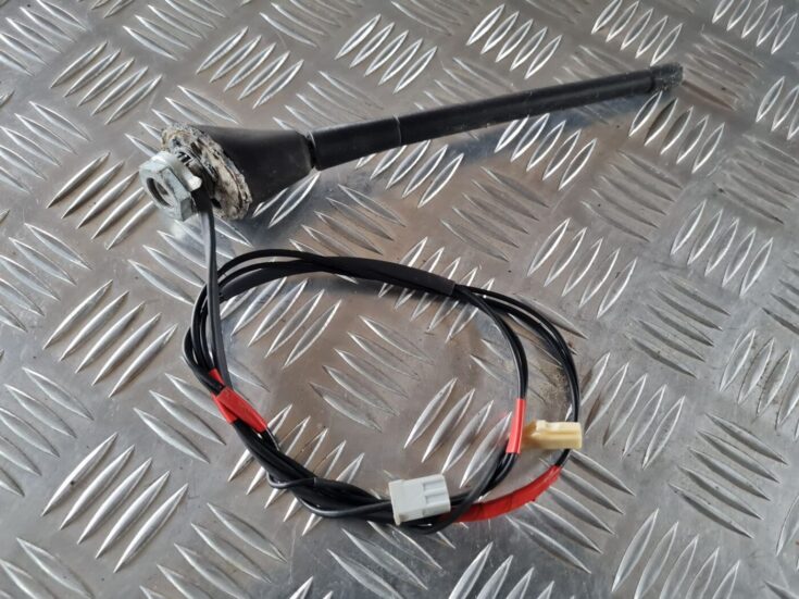 Jumta antena priekš TOYOTA AURIS 2007