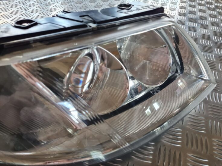Priekšējais labais lukturis priekš VW PASSAT 2004 UNIVERSAL GREY