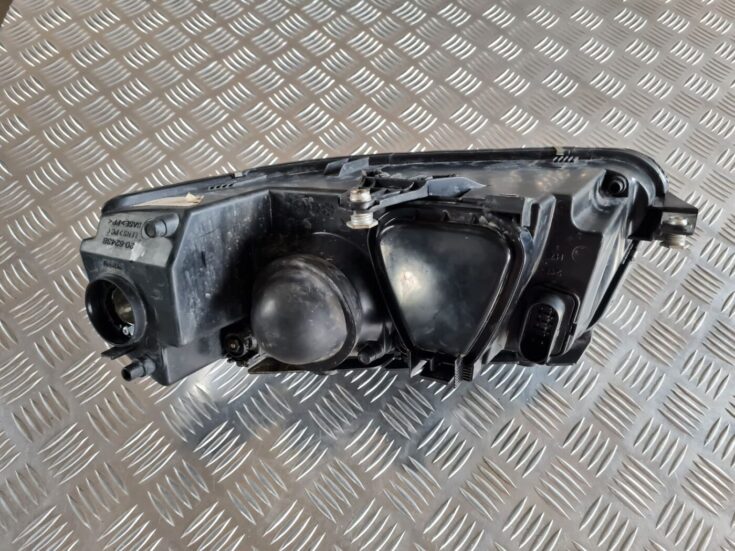 Priekšējais labais lukturis priekš VW PASSAT 2004 UNIVERSAL GREY