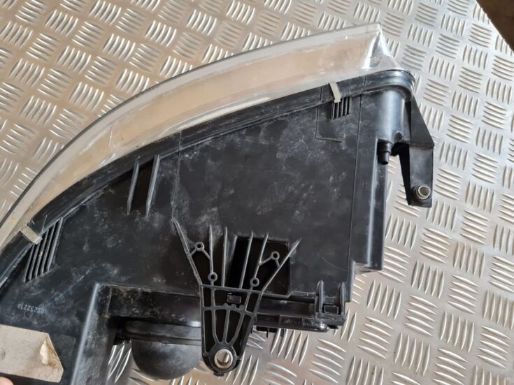 Priekšējais labais lukturis priekš VW PASSAT 2004 UNIVERSAL GREY