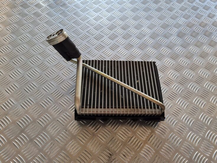 Gaisa kondicionēšanas radiators salonā priekš VW PASSAT 2004 UNIVERSAL GREY