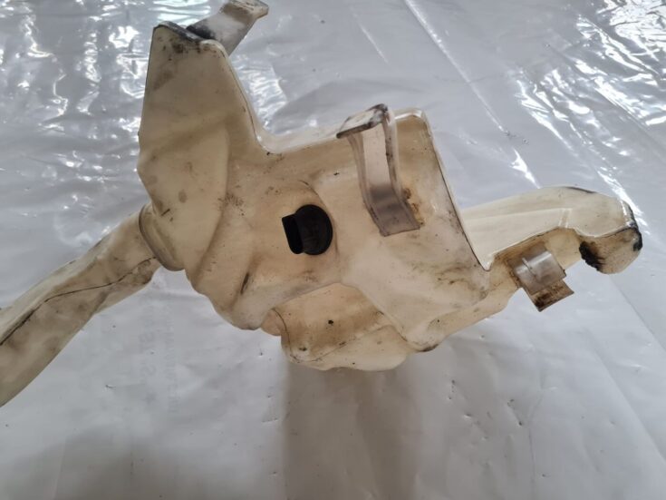 Mazgātāja šķidruma tvertne priekš VW PASSAT 2004 UNIVERSAL GREY