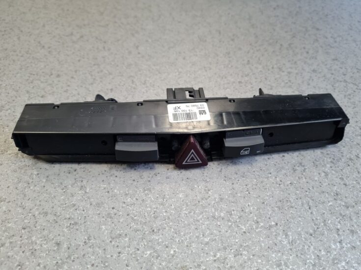 Mērinstrumentu paneļa pārslēgšanas pogas priekš OPEL ASTRA H 2005