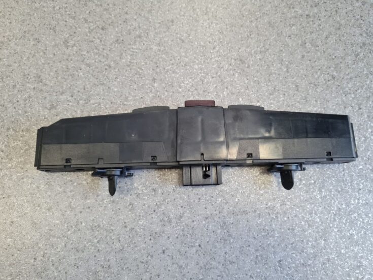 Mērinstrumentu paneļa pārslēgšanas pogas priekš OPEL ASTRA H 2005