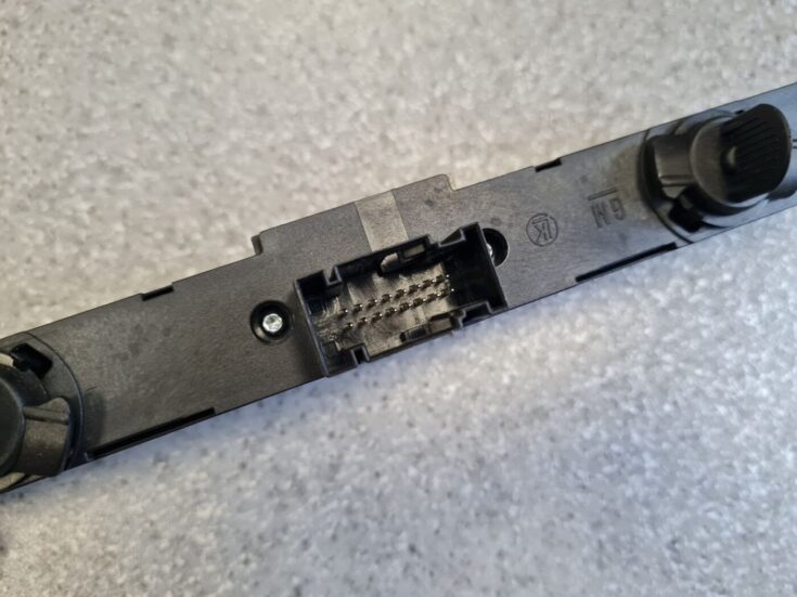 Mērinstrumentu paneļa pārslēgšanas pogas priekš OPEL ASTRA H 2005