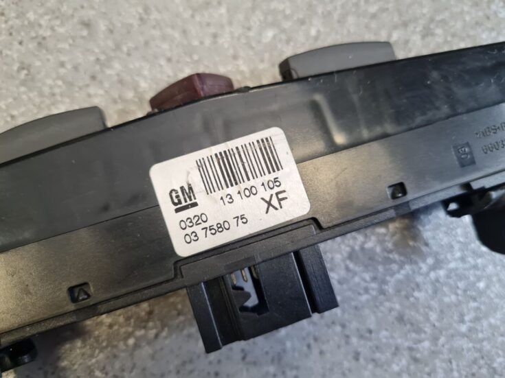 Mērinstrumentu paneļa pārslēgšanas pogas priekš OPEL ASTRA H 2005