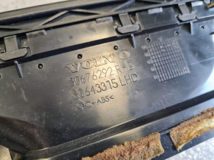 Mērinstrumentu paneļa gaisa vads, centrā priekš VOLVO S80 2007 GREY