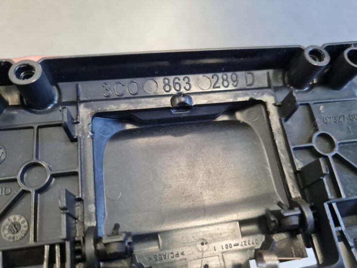 Salona plastmasa priekš VW PASSAT CC 2009
