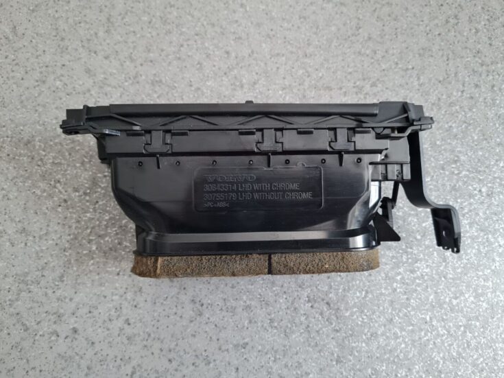 Mērinstrumentu paneļa gaisa vads, pa labi priekš VOLVO V70 2010