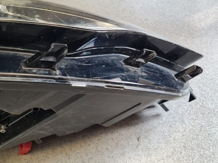 Priekšējais labais lukturis priekš AUDI A6 C7 2011-2016