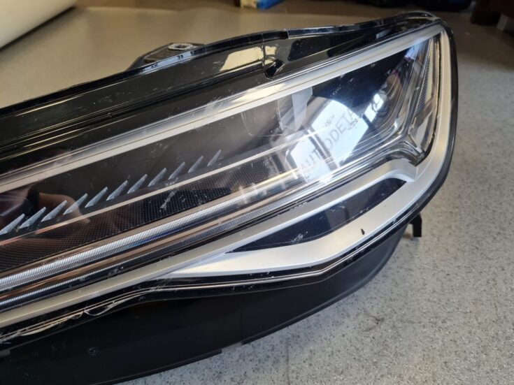 Priekšējais kreisais lukturis priekš AUDI A6 2012-2017