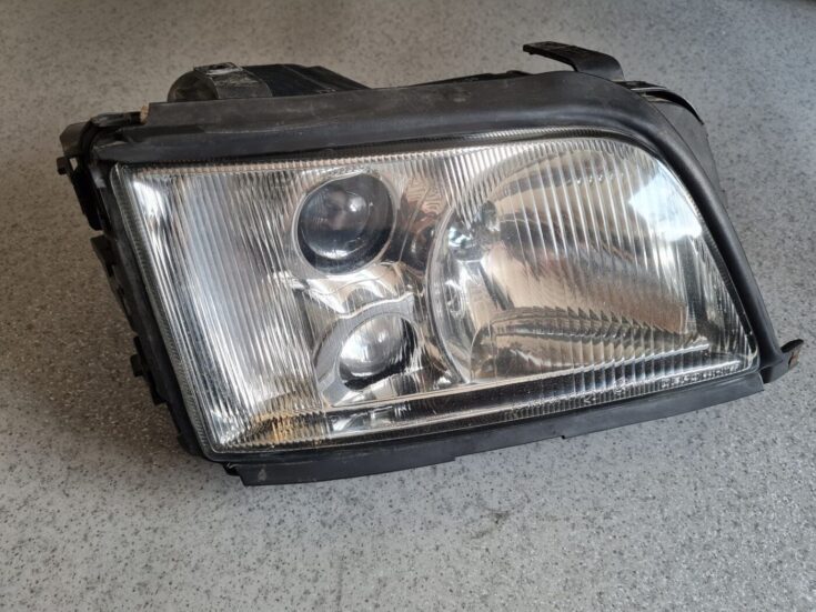 Priekšējais labais lukturis priekš AUDI A6 1994-1997