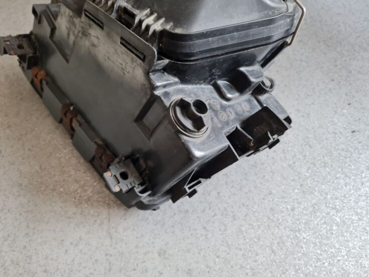 Priekšējais labais lukturis priekš AUDI A6 1994-1997