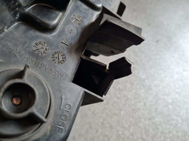 Priekšējais labais lukturis priekš AUDI A6 1994-1997