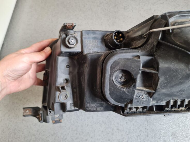 Priekšējais labais lukturis priekš AUDI A6 1994-1997