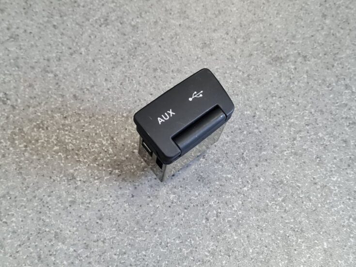 Audio/video AUX adapteris priekš KIA CEED 2007
