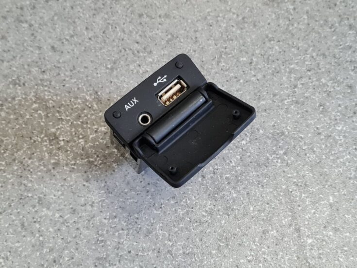 Audio/video AUX adapteris priekš KIA CEED 2007