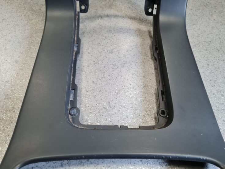 Centrālās konsoles dekoratīvais rāmis priekš VOLVO V70 2009