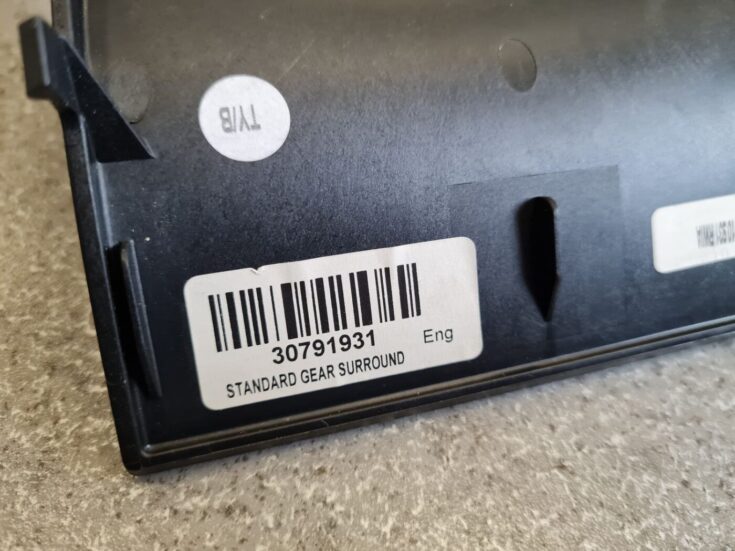 Dekoratīvs rāmis pārnesumu selektoram priekš VOLVO S80 2007 GREY