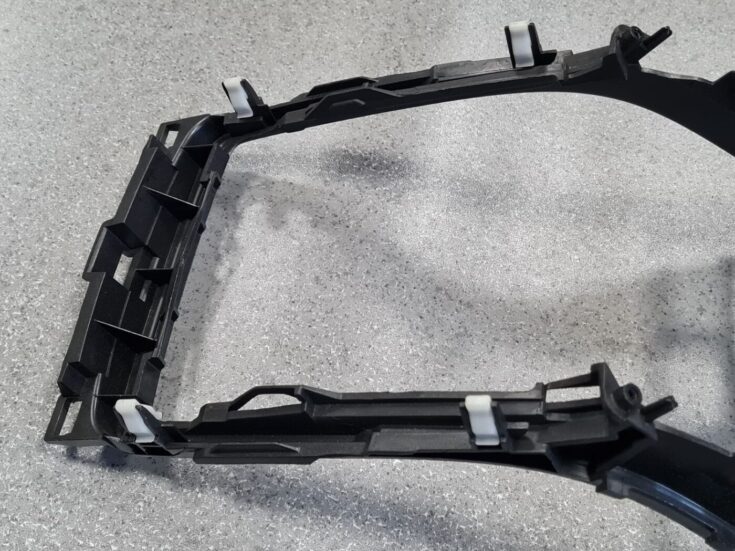 Centrālās konsoles dekoratīvais rāmis priekš MAZDA 6 2008