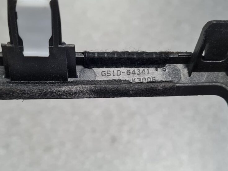 Centrālās konsoles dekoratīvais rāmis priekš MAZDA 6 2008